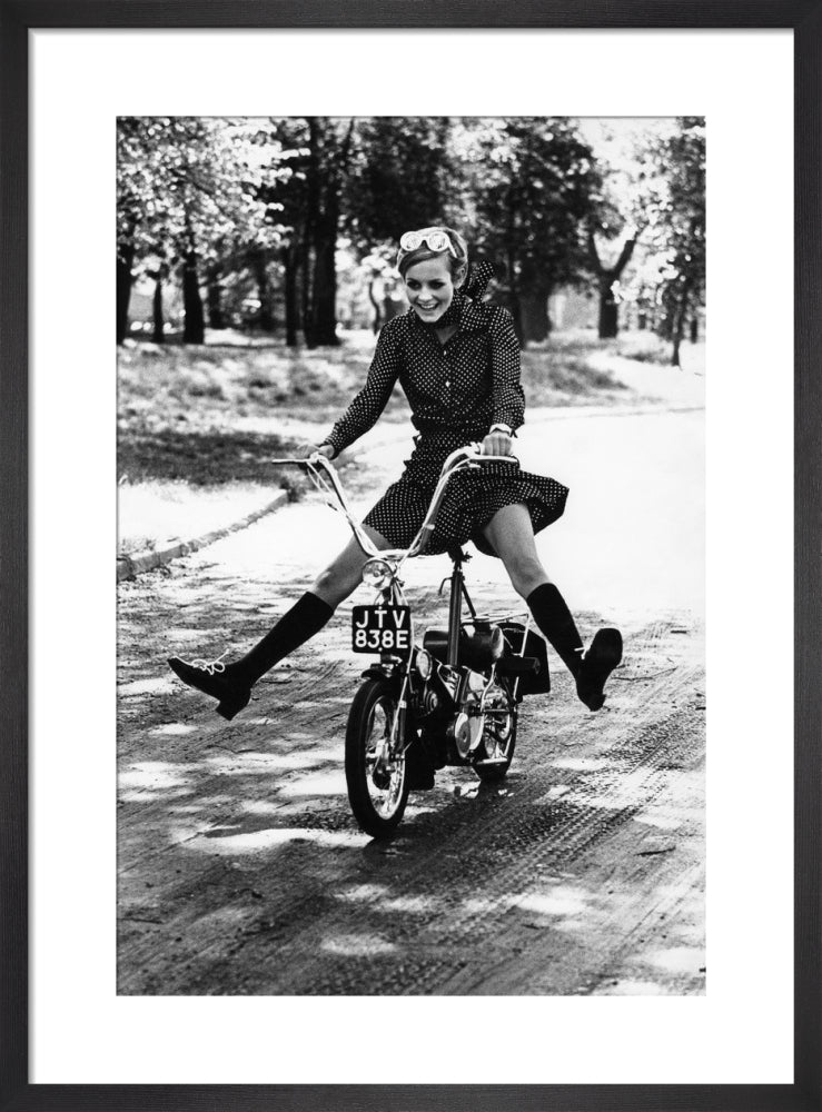Twiggy, Vogue July 1967 by Ronald Traeger. Framed art print.